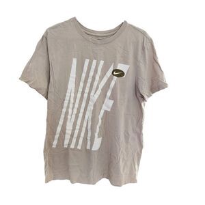 Nike T-shirt